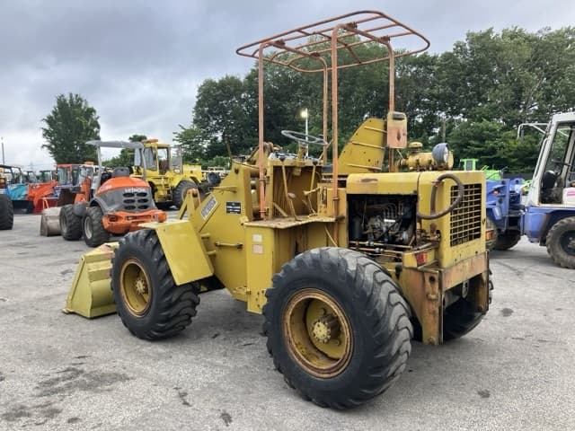 WHEEL LOADER — Auction (lot 8451-403)