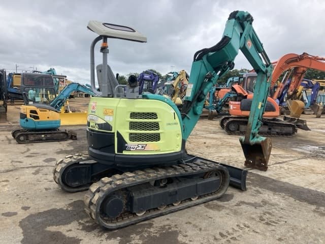 MINI EXCAVATOR — Auction (lot 8451-408)