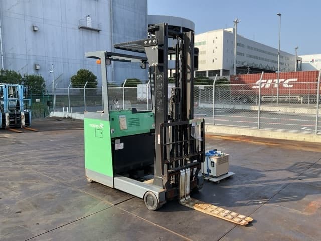 Reach Forklift — Auction (lot 8451-42001)