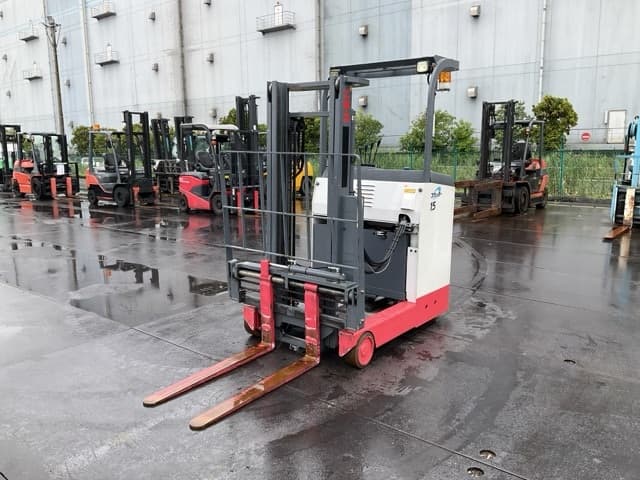 Reach Forklift — Auction (lot 8451-42008)