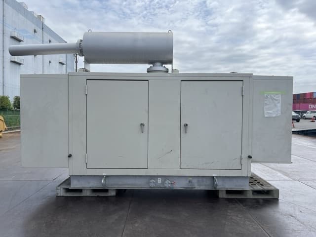 Generator — Auction (lot 8451-43002)