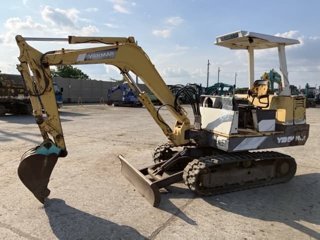 MINI EXCAVATOR — Auction (lot 8451-44)