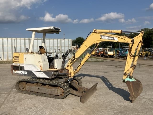 MINI EXCAVATOR — Auction (lot 8451-44)