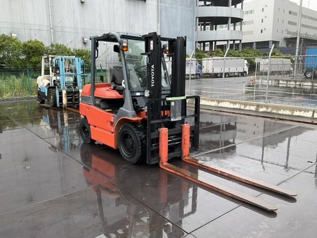 Battery Forklift — Auction (lot 8451-49001)