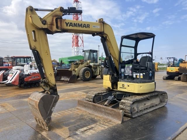 MINI EXCAVATOR — Auction (lot 8451-50002)