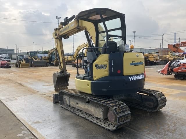 MINI EXCAVATOR — Auction (lot 8451-50002)