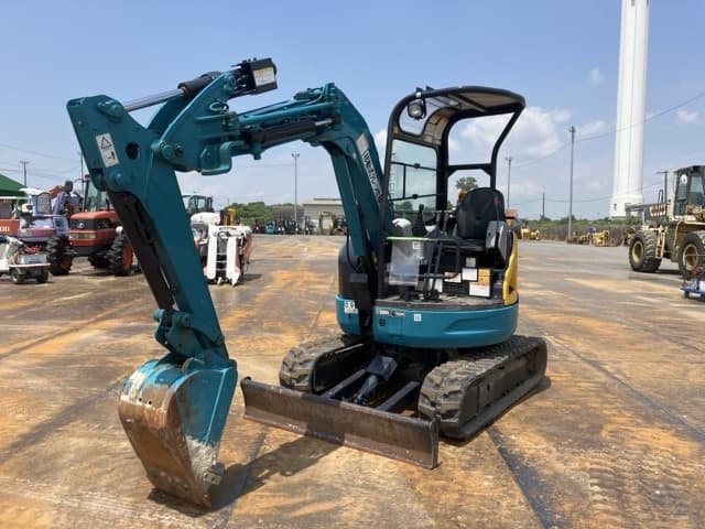 MINI EXCAVATOR — Auction (lot 8451-50003)