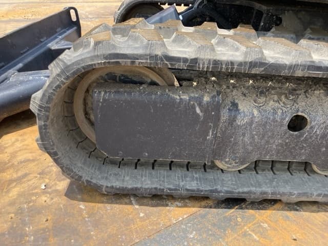 MINI EXCAVATOR — Auction (lot 8451-50003)