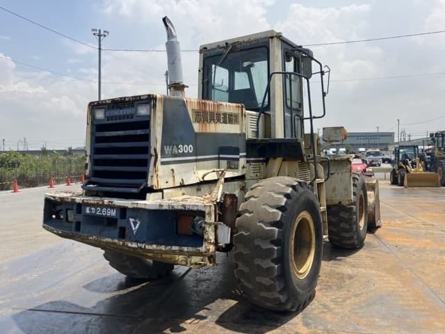 WHEEL LOADER — Auction (lot 8451-50004)