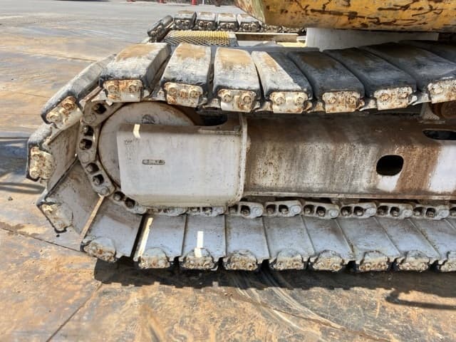 EXCAVATOR — Auction (lot 8451-50005)