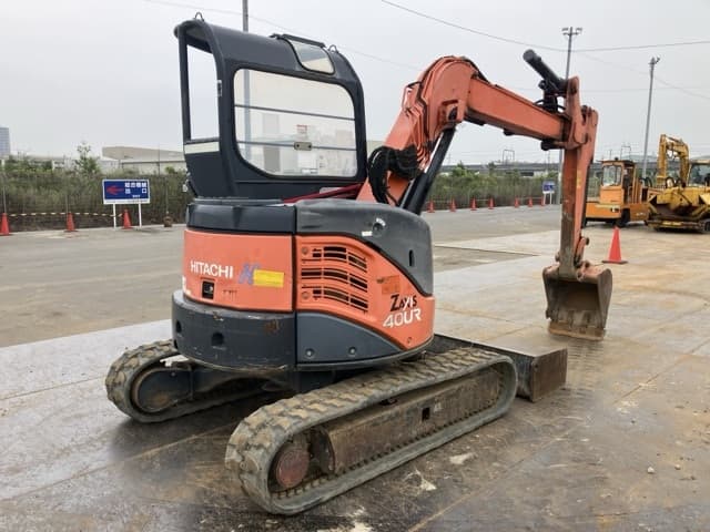 MINI EXCAVATOR — Auction (lot 8451-50010)