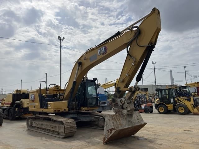 EXCAVATOR — Auction (lot 8451-50011)