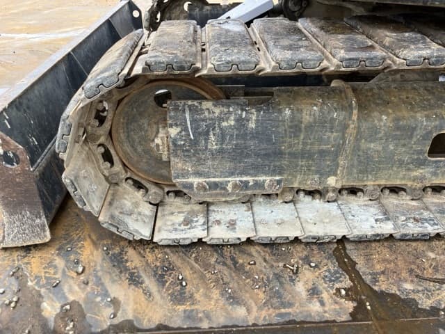 MINI EXCAVATOR — Auction (lot 8451-50020)