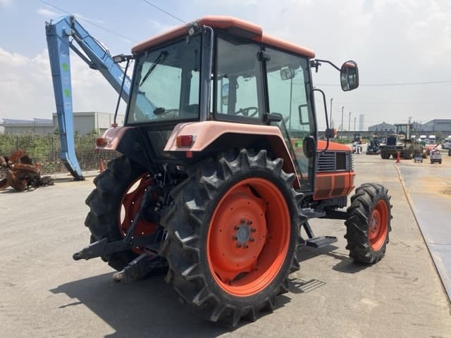 Tractor — Auction (lot 8451-51001)