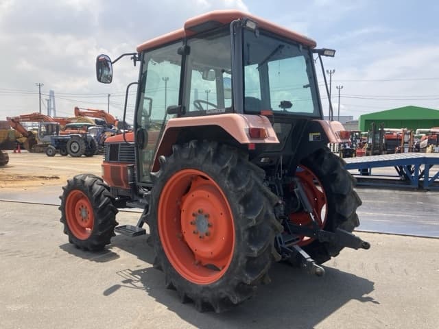 Tractor — Auction (lot 8451-51001)