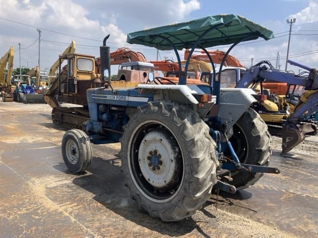 Tractor — Auction (lot 8451-51004)