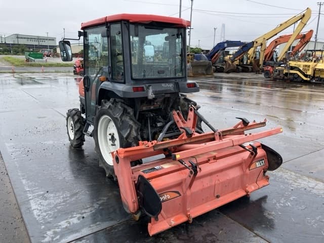Tractor — Auction (lot 8451-51011)
