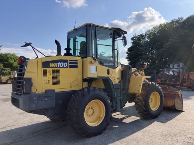 WHEEL LOADER — Auction (lot 8451-52)