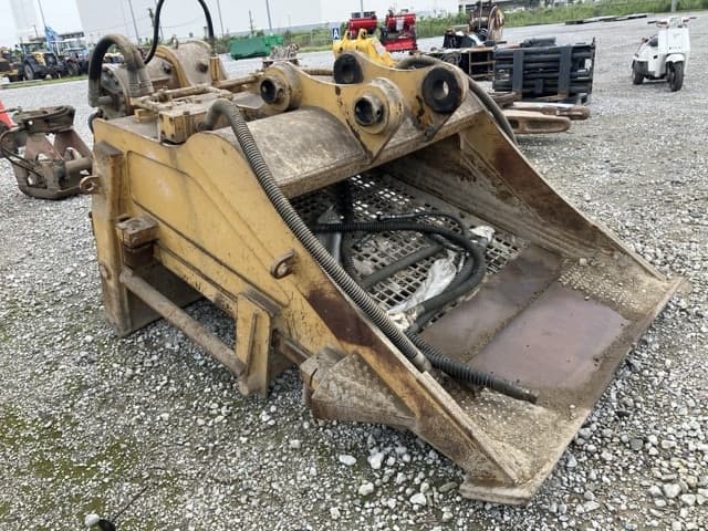 Bucket — Auction (lot 8451-53004)