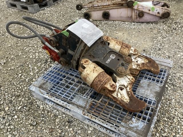 Crusher — Auction (lot 8451-53010)