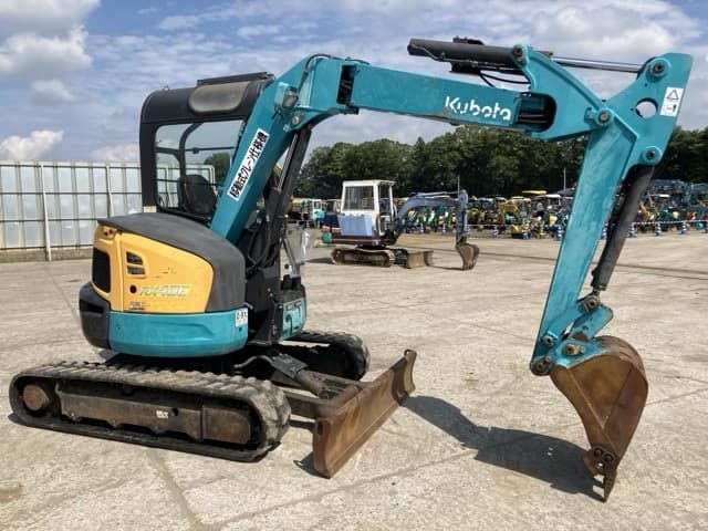 MINI EXCAVATOR — Auction (lot 8451-63)