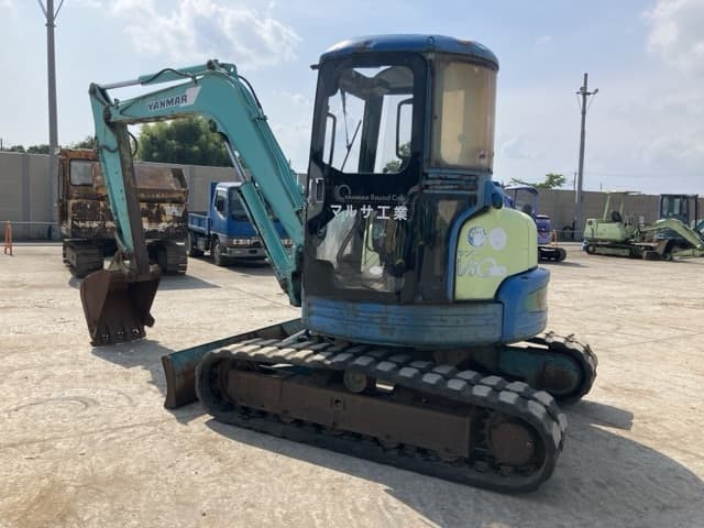 MINI EXCAVATOR — Auction (lot 8451-78)