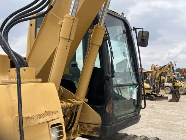 EXCAVATOR — Auction (lot 8451-79)