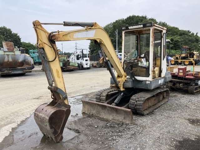 MINI EXCAVATOR — Auction (lot 8451-802)