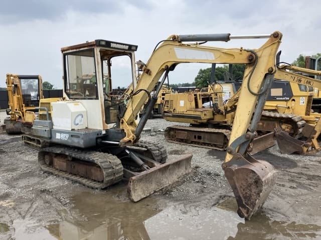MINI EXCAVATOR — Auction (lot 8451-802)