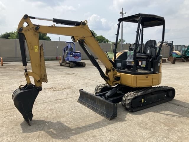 MINI EXCAVATOR — Auction (lot 8451-89)