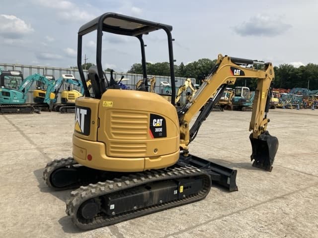 MINI EXCAVATOR — Auction (lot 8451-89)
