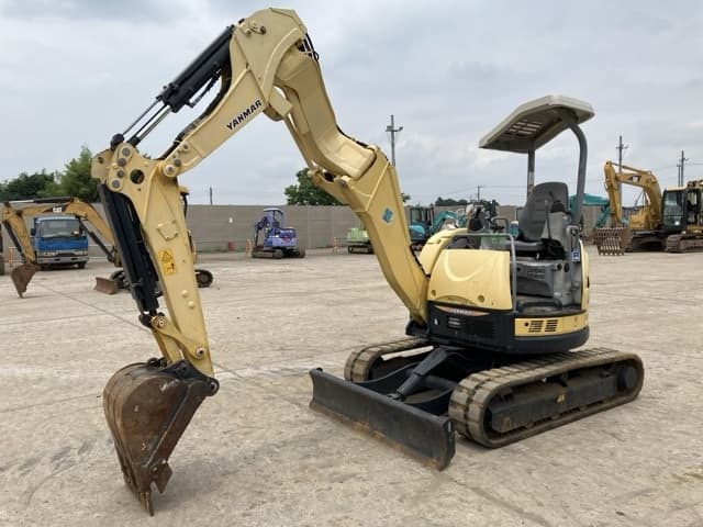 MINI EXCAVATOR — Auction (lot 8451-98)