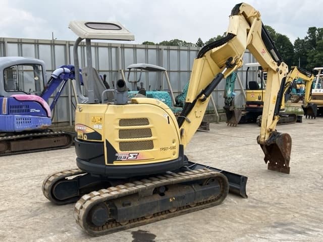 MINI EXCAVATOR — Auction (lot 8451-98)