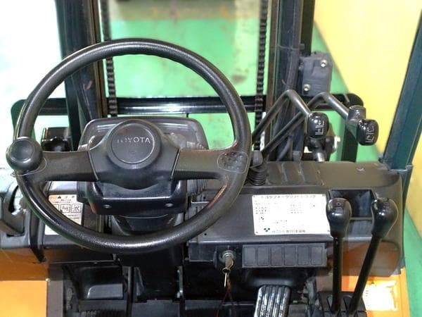 Forklift — Auction (lot 1207-6466794)