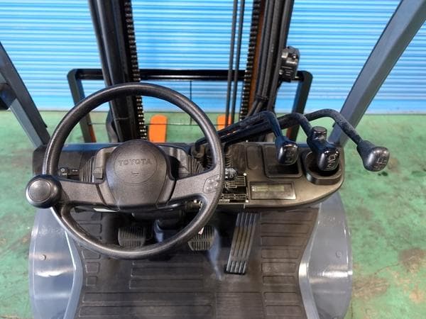 Forklift — Auction (lot 1207-6466857)