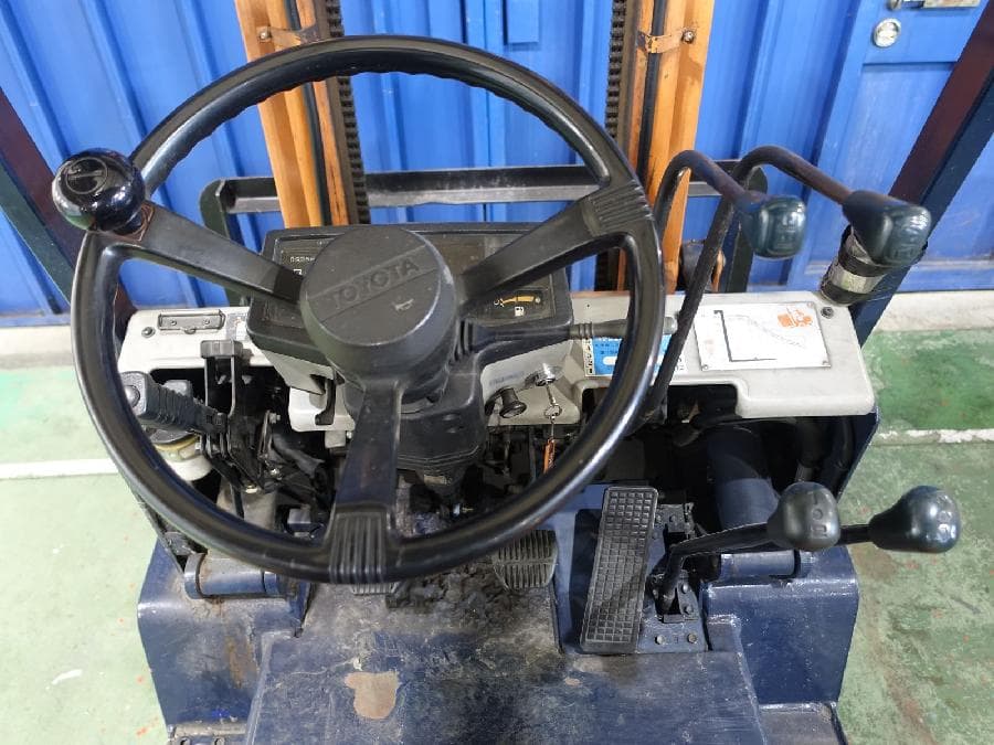 Forklift — Auction (lot 1207-6467263)