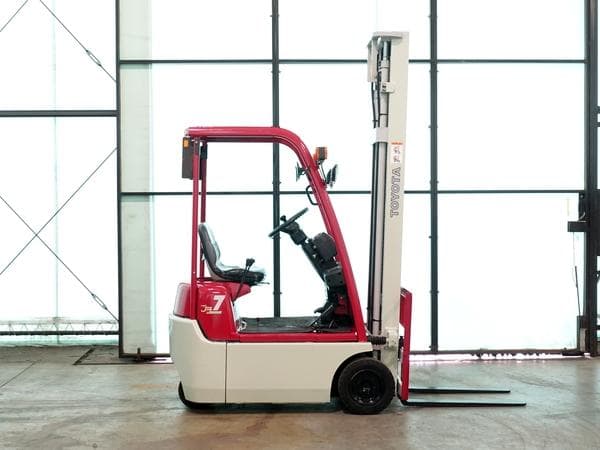 Battery Forklift — Auction (lot 1207-6467449)
