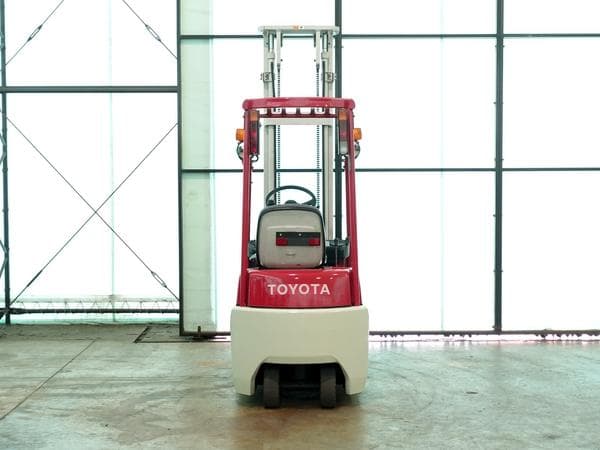 Battery Forklift — Auction (lot 1207-6467449)