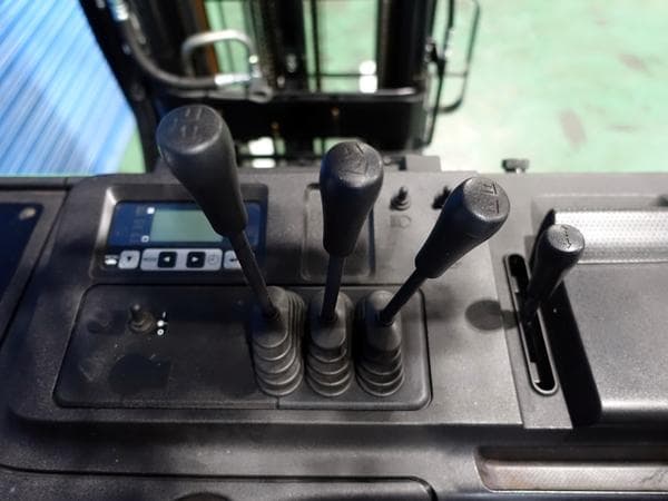 Reach Forklift — Auction (lot 1207-6468527)