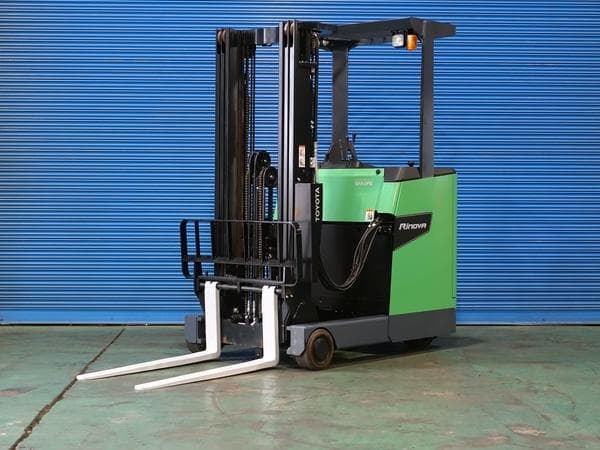Reach Forklift — Auction (lot 1207-6468527)