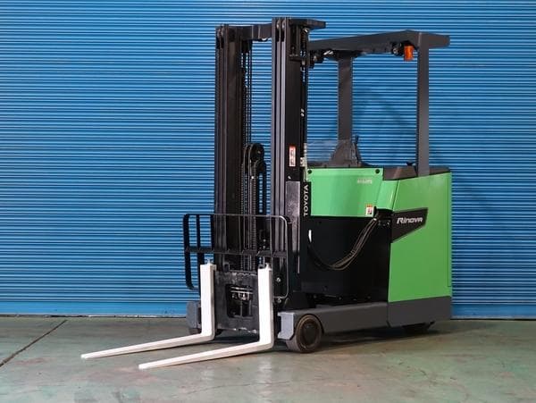 Reach Forklift — Auction (lot 1207-6469541)