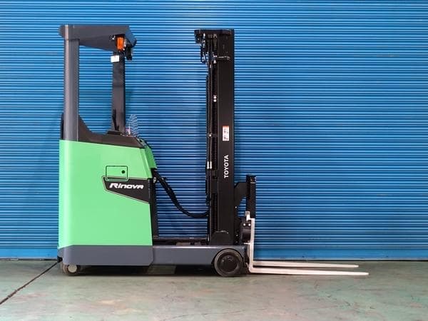 Reach Forklift — Auction (lot 1207-6469625)