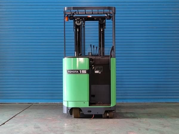 Reach Forklift — Auction (lot 1207-6469625)