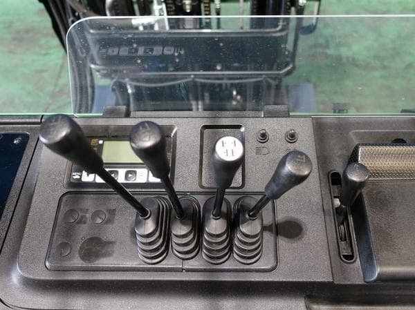 Reach Forklift — Auction (lot 1207-6469625)