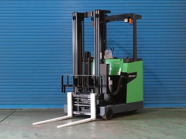 Reach Forklift — Auction (lot 1207-6469625)