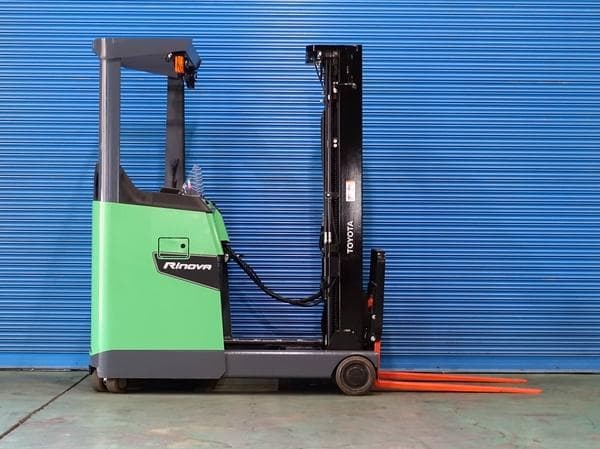 Reach Forklift — Auction (lot 1207-6469655)