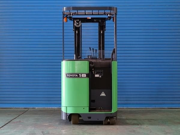 Reach Forklift — Auction (lot 1207-6469655)