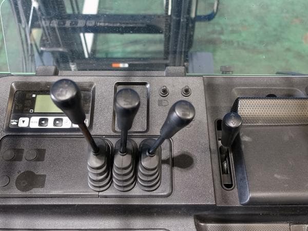 Reach Forklift — Auction (lot 1207-6470344)