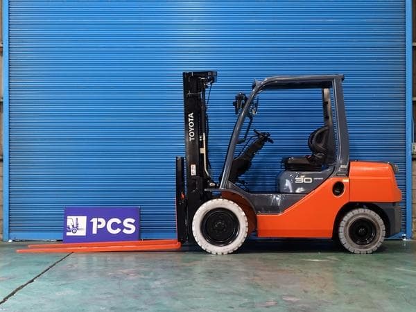 Forklift — Auction (lot 1207-6481077)