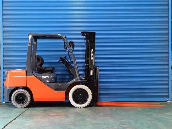 Forklift — Auction (lot 1207-6481077)